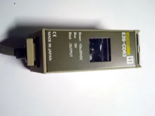 E3S-CD63 Omron Оптический датчик обнаружения этикетки