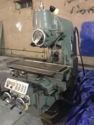 Вертикально-фрезерный станок Heckert FSS-315