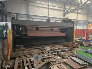 Гидравлические гильотинные ножницы QC11K 18x6000