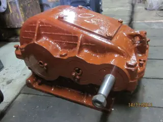 Редуктор крановый вертикальный Ц2350-40-32М.