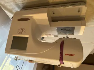 Вышивальная машина Janome Memory Craft 350e