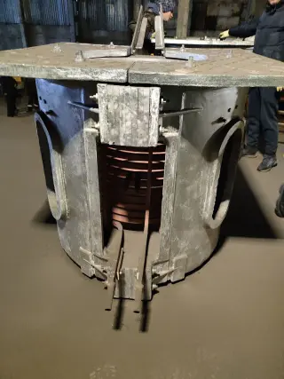 Индукционная плавильная печь UI-1Т-800 с градирней