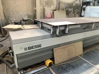 Обрабатывающий центр BIESSE Rover А3.40 FT с плоским вакуумным столом 3.6 х 1.25 м