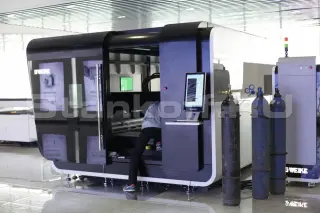 Оптоволоконный лазер с краном для погрузки листа LF3015GA/12000 Raycus
