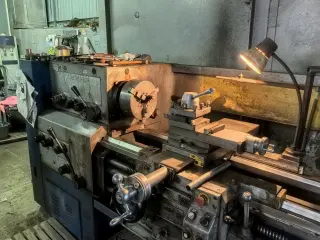 Станок токарно-винторезный ГС526У-02