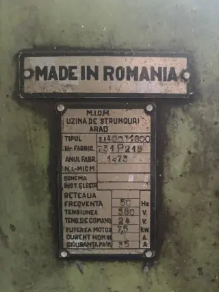 Токарный станок Uzina de Strunguri ARAD SN400×1000