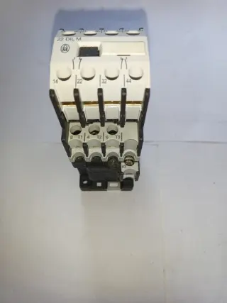 Контактор DIL00AM + 04DILM 20A катушка 230VAC Moeller Германия
