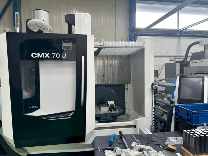 5-осевой вертикальный обрабатывающий центр DMG MORI CMX 70U