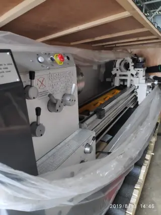 Универсальный токарно-винторезный станок CF6260-20