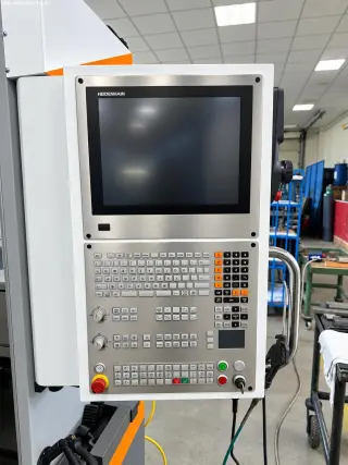 Вертикальный обрабатывающий центр с ЧПУ KOVOSVIT MAS VCI-Q 1000