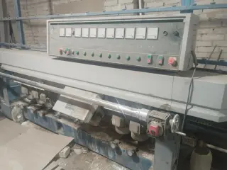 Станок для обработки кромки стекла, стол и сверлильный