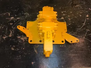Клапан Komatsu 700-61-13006