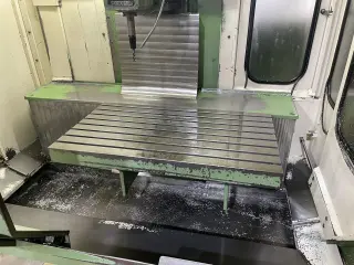 Вертикальный фрезерный станок с ЧПУ DECKEL FP 5 A
