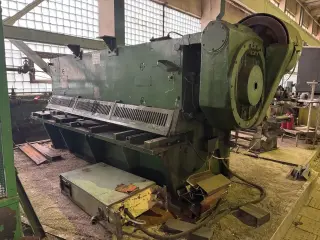Кривошипные гильотинные ножницы