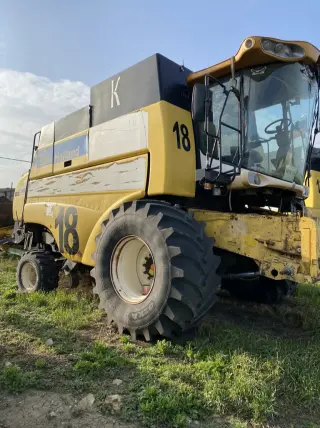 Зерноуборочный комбайн New Holland CS660