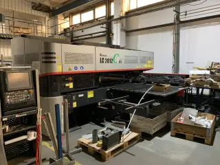 Amada AMADA LC-2012 C1 NT Комбинированный станок: вырубка / лазерная резка