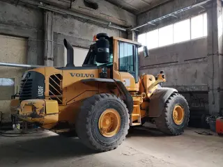 Фронтальный погрузчик Volvo L120F