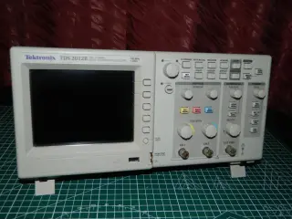 Осциллограф Tektronix TDS2012В