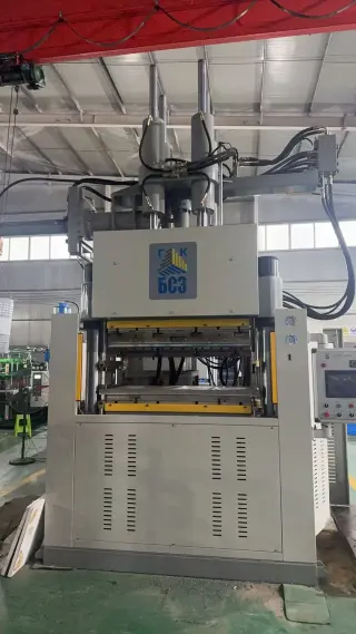 Инжекционно-литьевая машина BSZ-jsfls-500T