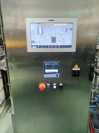 Комплектная линия розлива газ. и негаз. воды 6000 бут/час в ПЭТ 1,5л, 8000 бут/час 075л