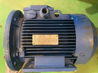 Двигатель асинхронный АИР100L8 У2