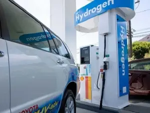 Toyota готовит в серию водородные автомобили