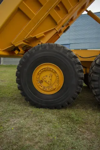 Сочлененный самосвал Белаз 75281