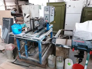 Продаю станок для прямолинейной обработки стекла, модель BZM9.325 г.в. 2003