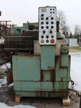 Автомат отрезной круглопильный 8Г683-100