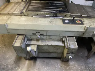 Продаю координатно-шлифовальный станок 32К83СФ10