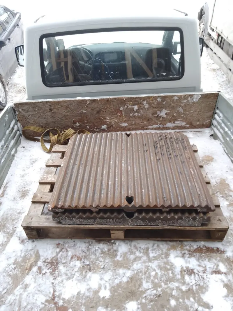 Плита дробящая подвижная СМ-741 254-2-0-1
