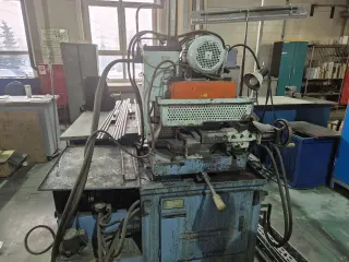 Отрезной полуавтомат по распиловке трубы Soco Machinery HVS-375AC