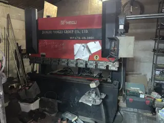 Листогибочный пресс Yangli wc67k-40/2000