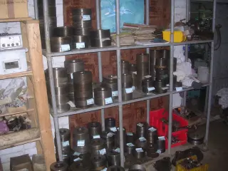 Головки делительные УДГ 200, 250, столы поворотные, поверочные, УСП, и др. оснастку