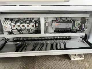 Кромкооблицовочный станок KDT KE 465 JSK