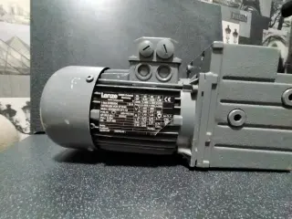 Мотор-редуктор Lenze EN60034 новый