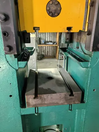 Пресс чеканочный К8334 250 тон сил