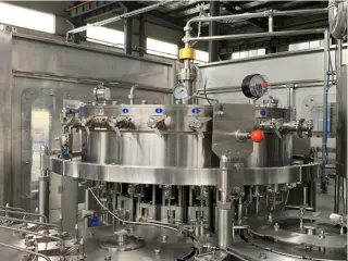 Автоматическое оборудование для линии розлива газированной, негазированной воды в ПЭТ тару объемом 0,25-2,0 л