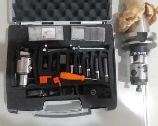 Расточной набор плюс 2 головки Италия