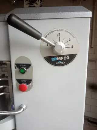 Планетарная сбивально-смесительная машина (миксер) UNIVEX SRM20 (SRMF20)