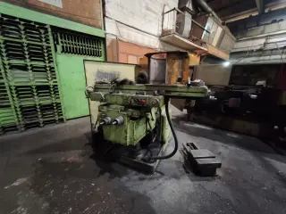 Вертикально-фрезерный консольный станок