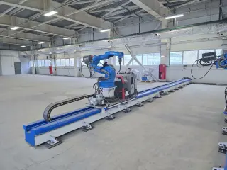 Робототехнический комплекс сварки на базе робота CRP RH20-06W, мало