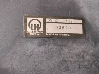 вакуумный насос LEYBOLD-HERAEUS SV-25