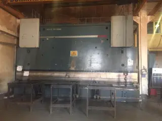 Листогиб 7000мм усилие 1000 тонн. 8 осей
