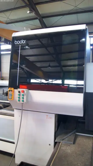 Волоконный лазер для резки труб и профилей BODOR T230