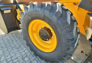 Телескопический погрузчик JCB 530-70