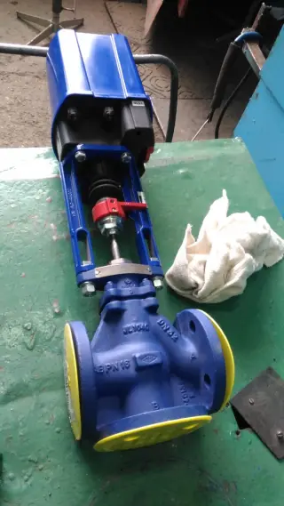 Клапан регулирующий трехходовой ARI-STEVI 450 с электрическим приводом