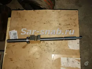 Винт поперечной подачи с гайками для станков