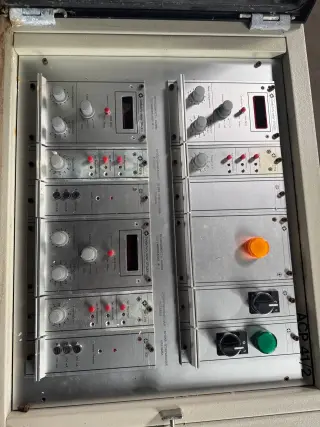 Промышленный испытательный стенд или тестовый контрольный модуль