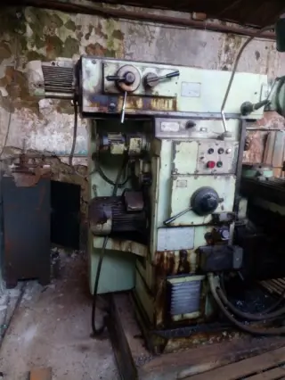 Фрезерный станок 6Д82Ш